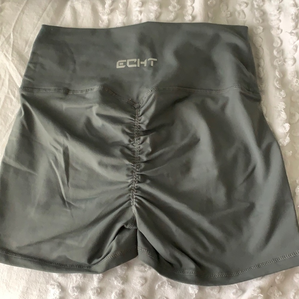 ECHT Scrunch Shorts Sage Green